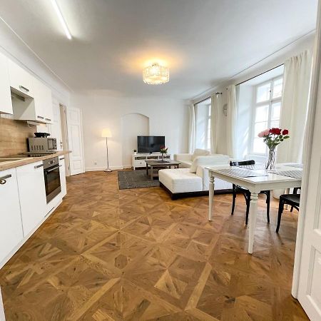 U Obecniho Dvora - Old Town Apartment Прага Екстериор снимка