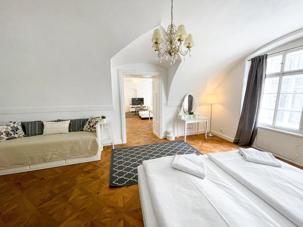 U Obecniho Dvora - Old Town Apartment Прага Екстериор снимка
